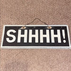 Brandy Melville Sign